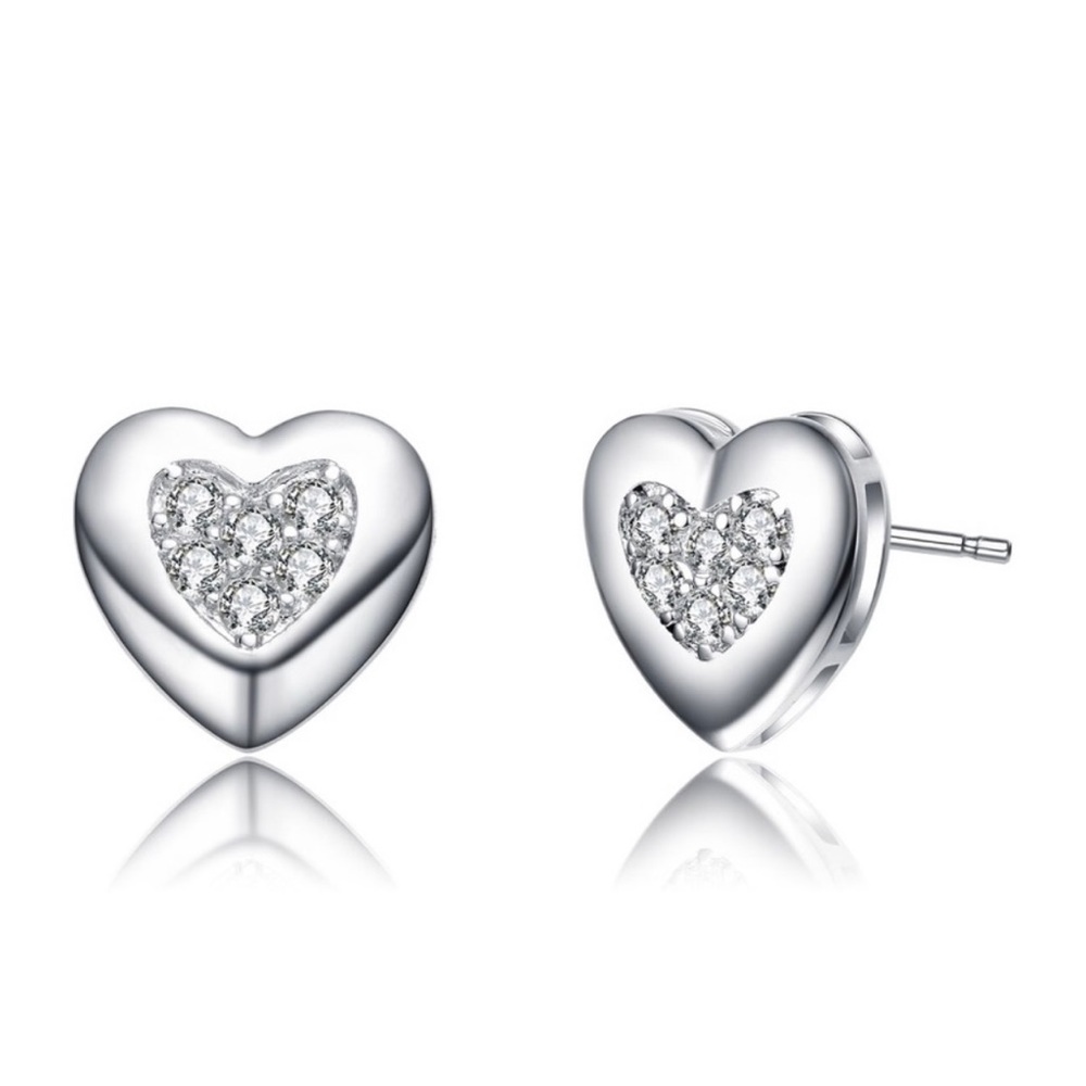 Genevive Jewelry heart shaped stud earrings